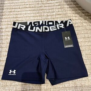 NWT Under Armour Women's HeatGear© Authentics Middy Shorts